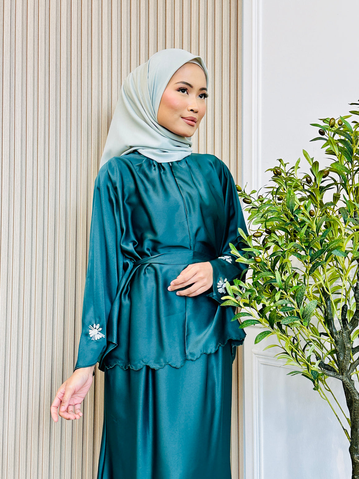 Amelia Tie Kurung Set