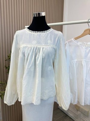 Leah Embroidery Blouse