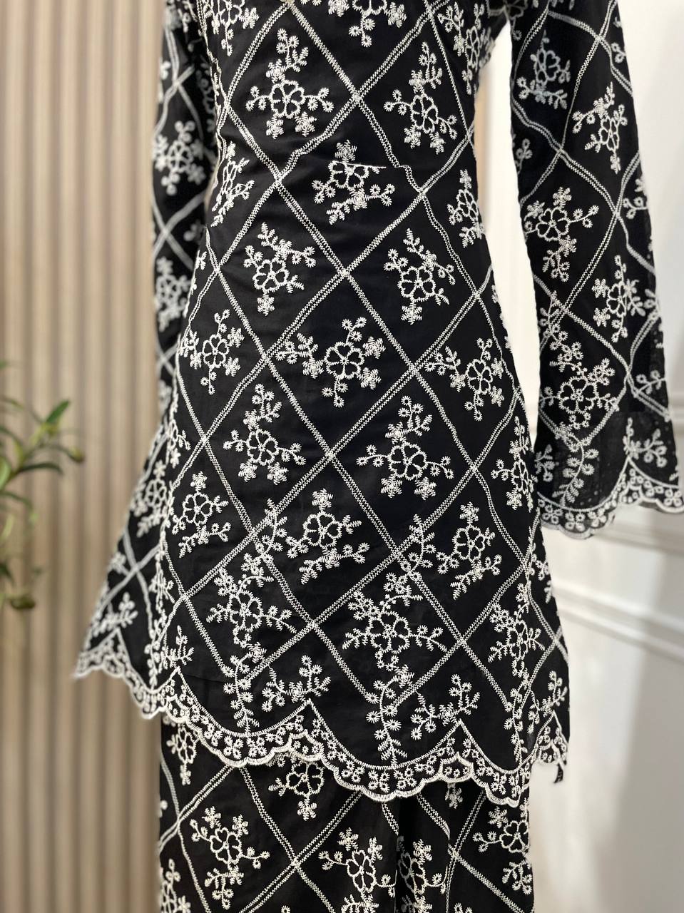 Eid25 - Eira Embroidery Kurung Set