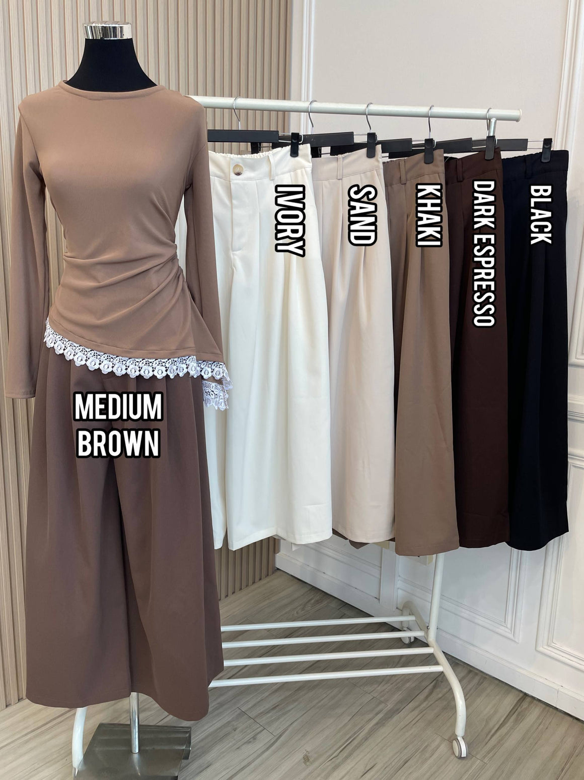 Pleats Wide-Leg Pants